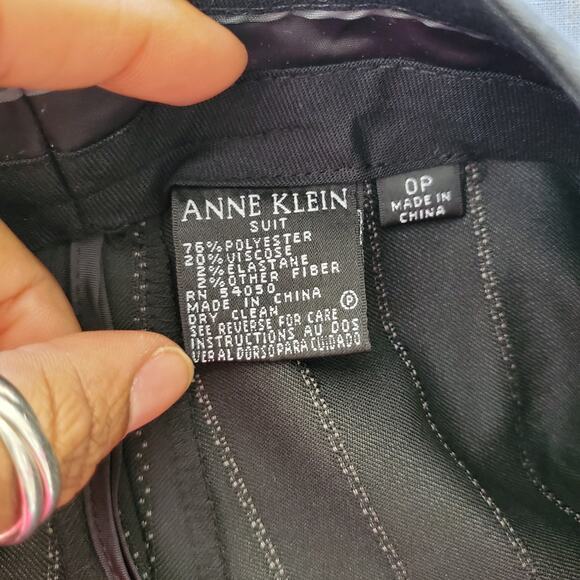 Anne Klein Black Striped Pantsuit 0P - Picture 14 of 15